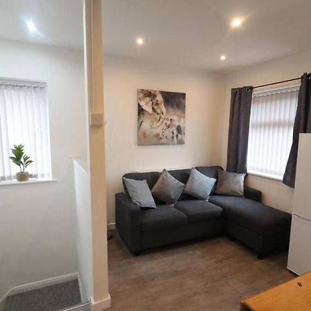 Cosy Two Bedroom First Floor Apartment Birmingham Zewnętrze zdjęcie