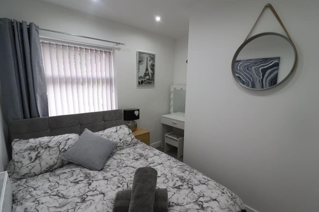 Cosy Two Bedroom First Floor Apartment Birmingham Zewnętrze zdjęcie