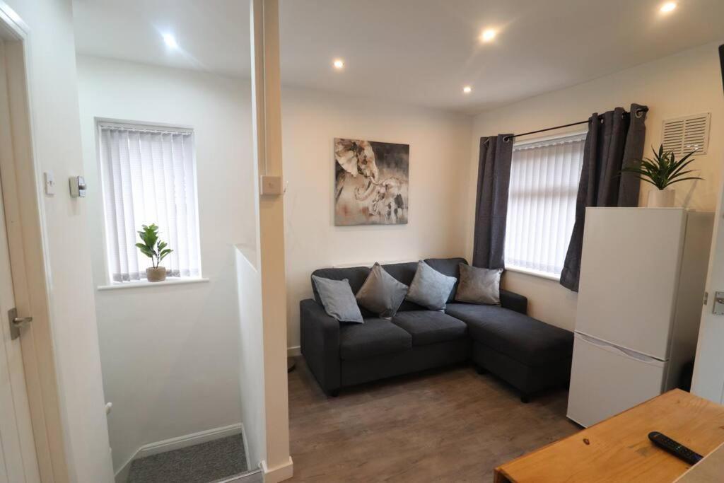 Cosy Two Bedroom First Floor Apartment Birmingham Zewnętrze zdjęcie