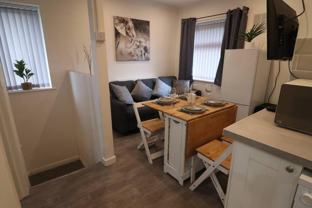Cosy Two Bedroom First Floor Apartment Birmingham Zewnętrze zdjęcie